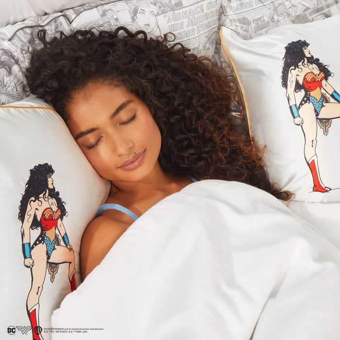 Kitsch x Wonder Woman Taille d'oreiller en satin - Believe in Wonder | King