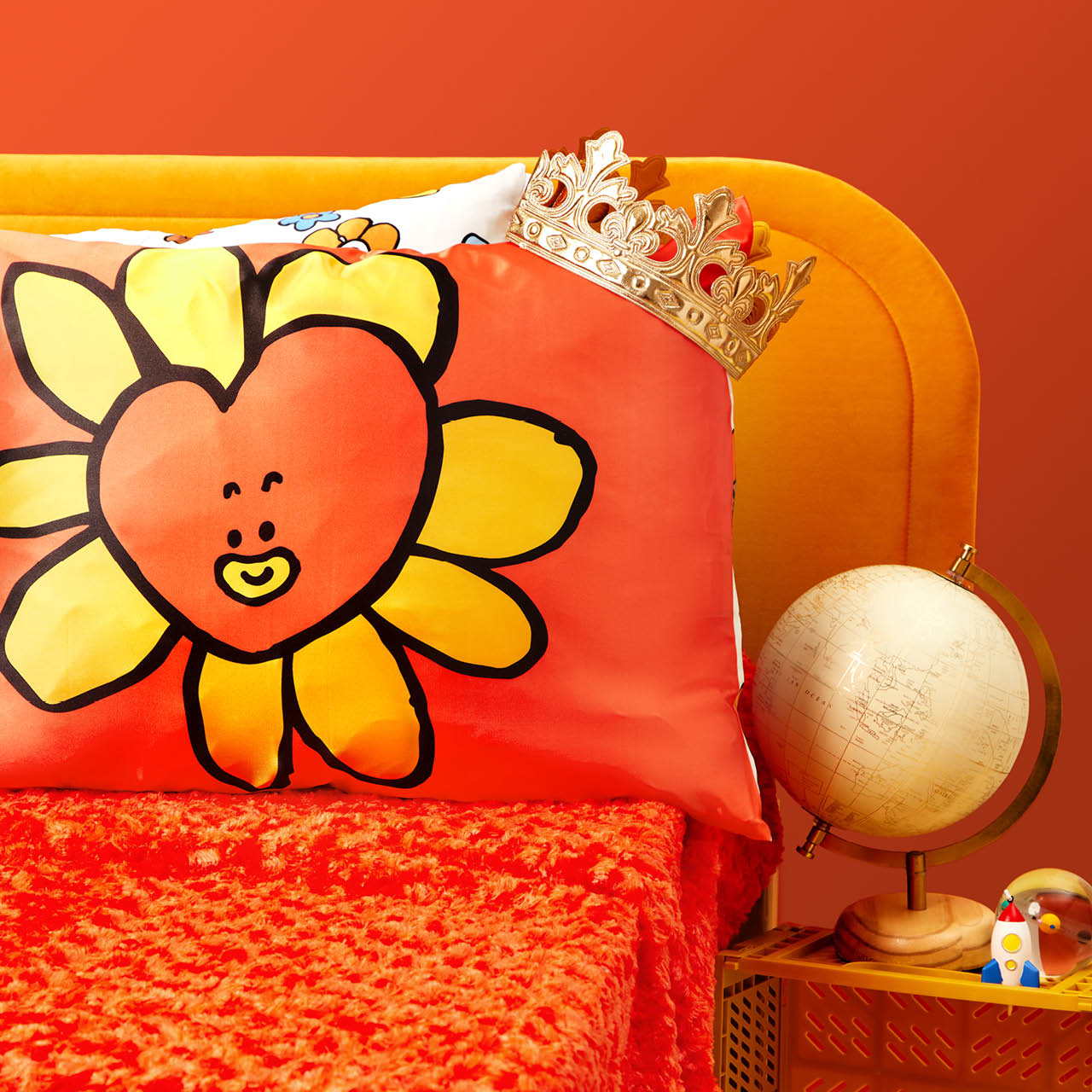 Kitsch x BT21 Funda de almohada de satén TATA