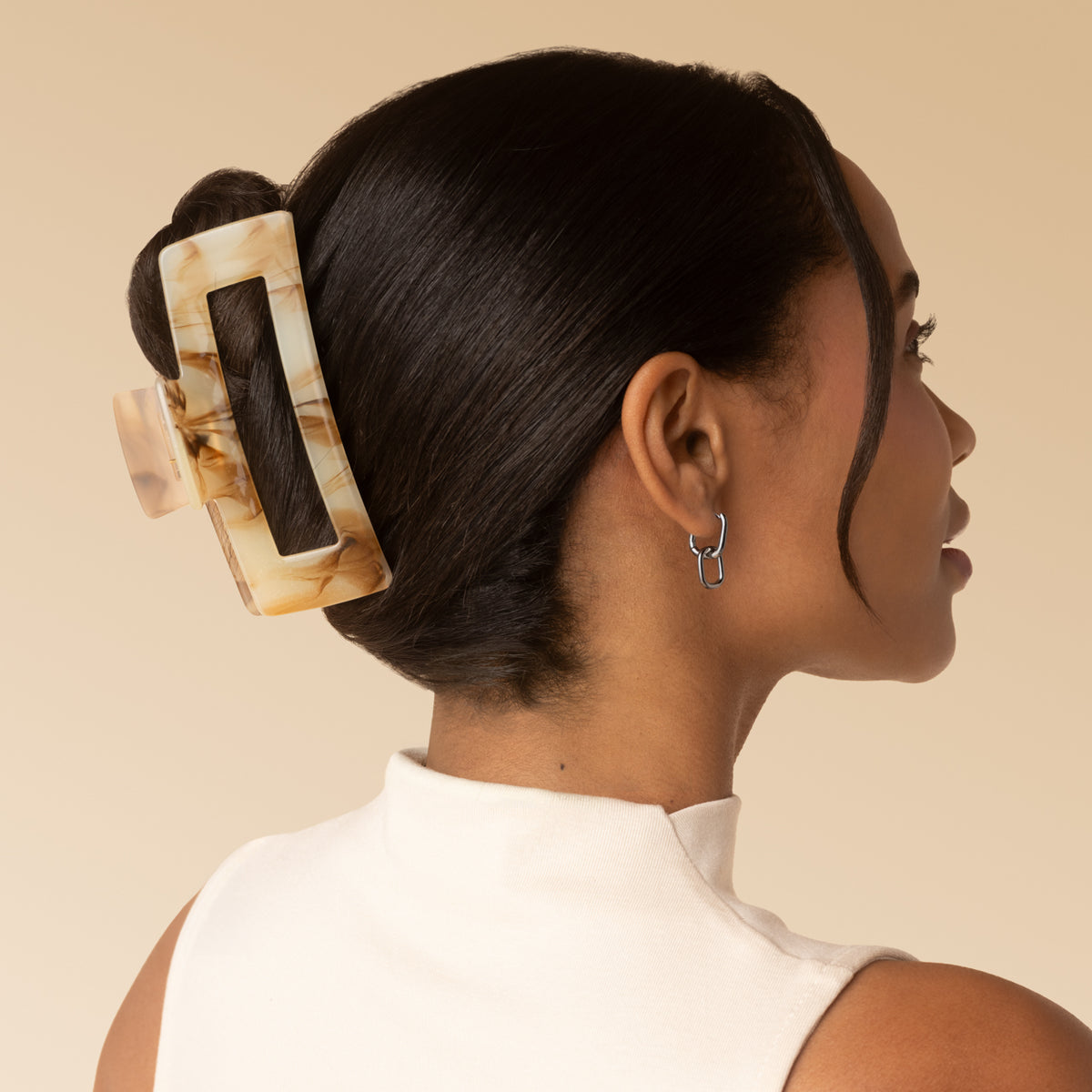 KITSCH Jumbo Open Shape Claw Clip Chocolate Marble - on-model lifestyle